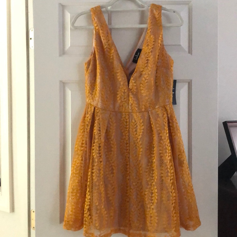 Lulu’s gold dress